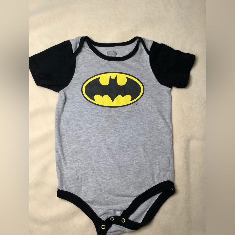 Batman Short Sleeve Bodysuit 18 Month to 24 Month 18-24M 🦇